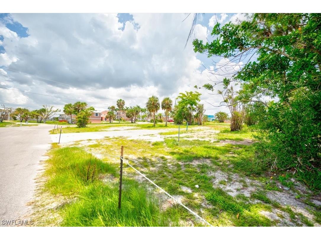 190 Matanzas Street Fort Myers Beach FL 33931 223058482 image4