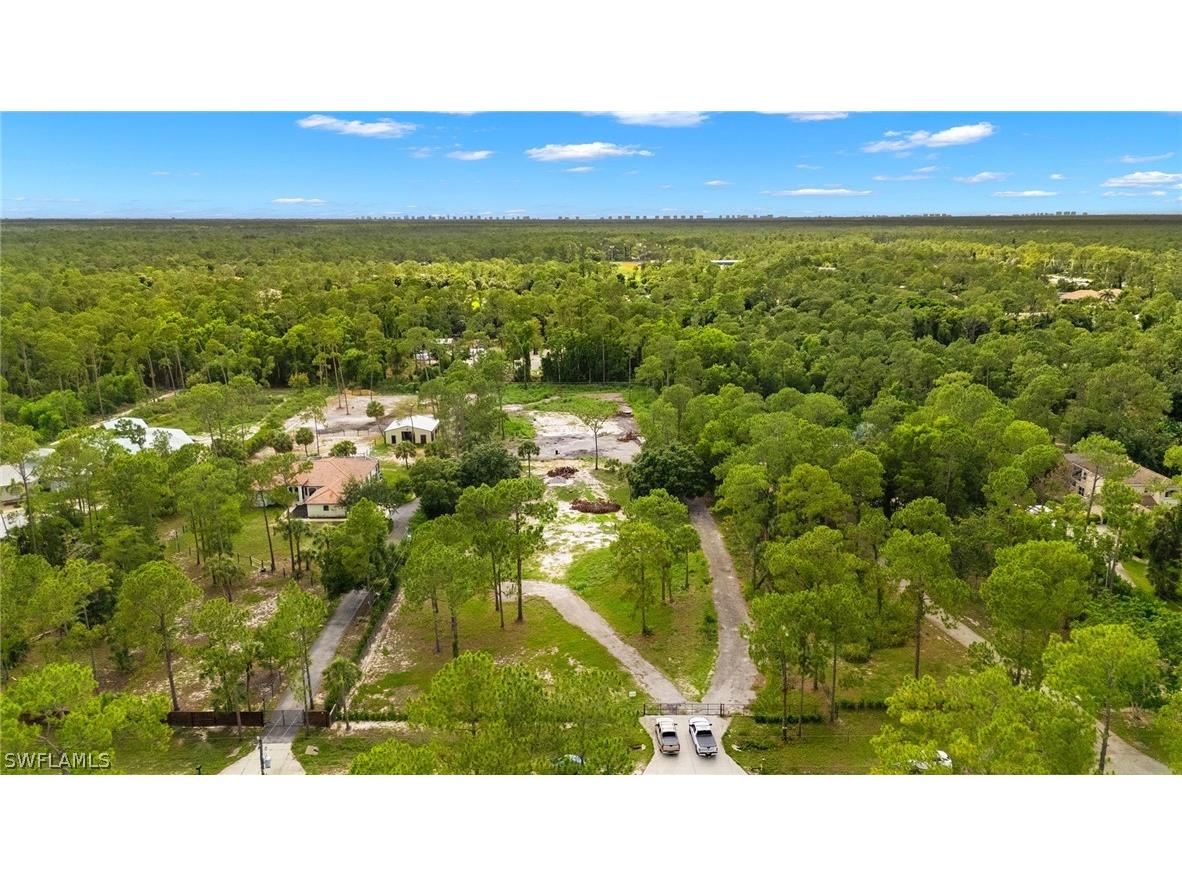 191 29th Street SW Naples FL 34117 224054307 image1