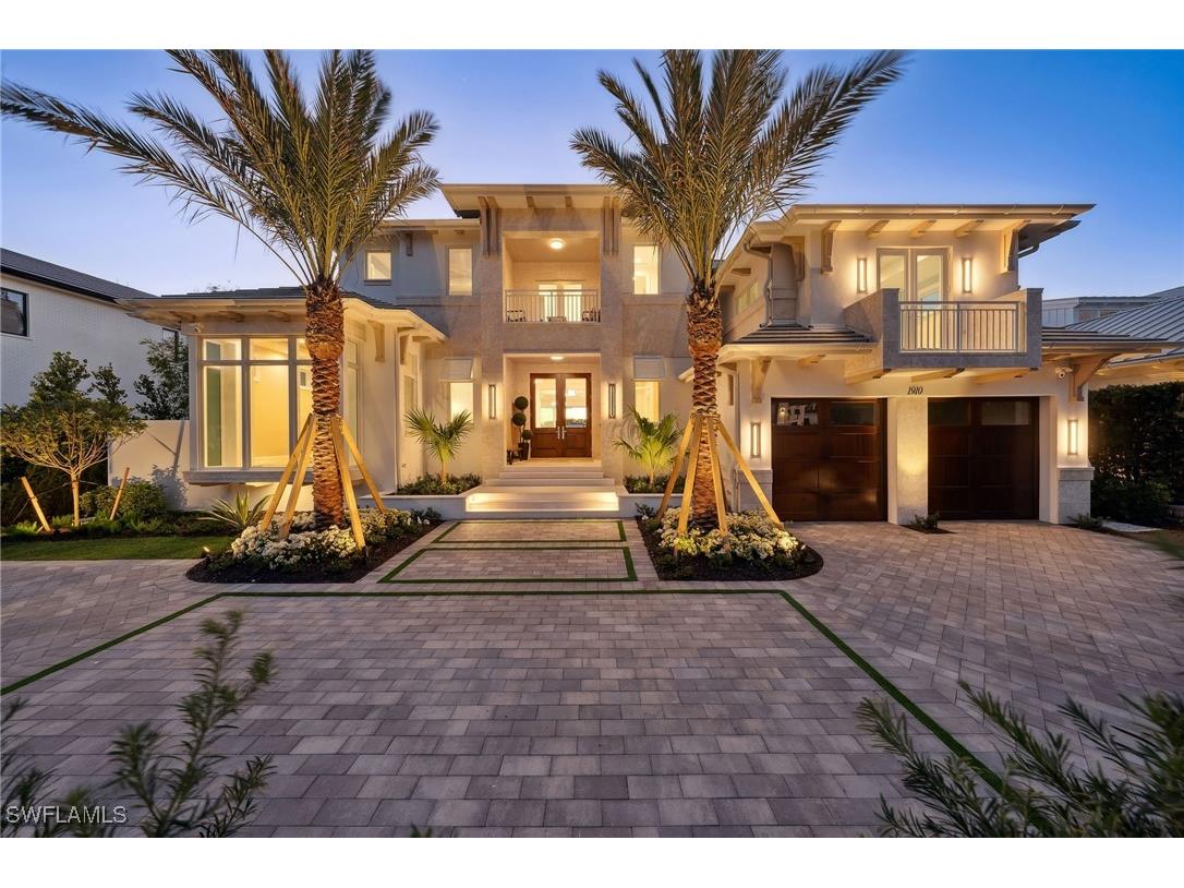 1910 4th Street S Naples FL 34102 225012321 image1