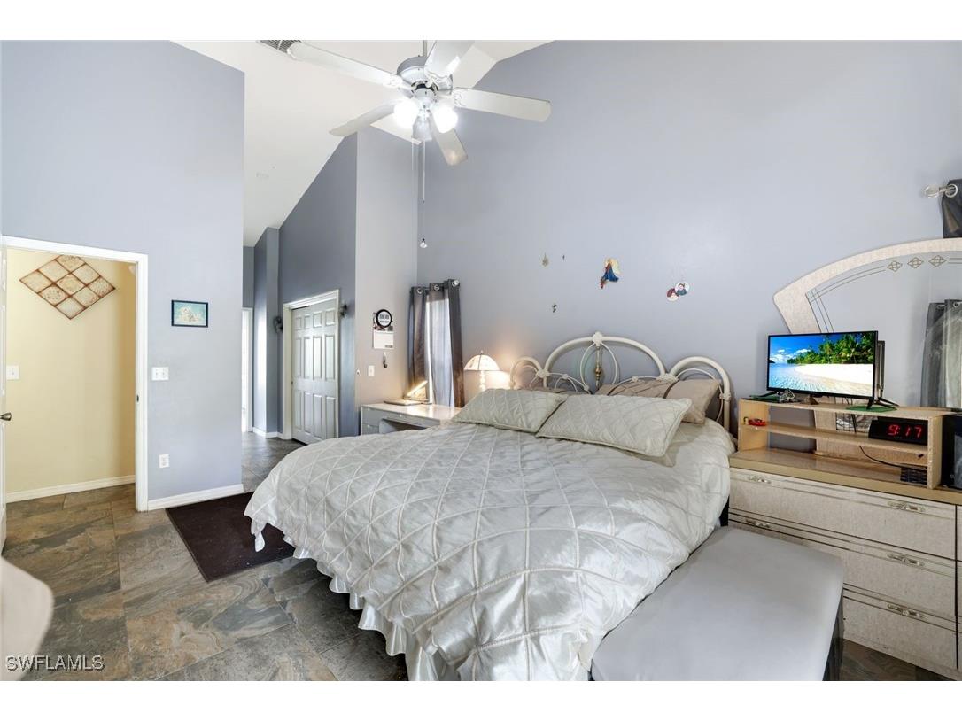 1920 Piccadilly Circus Naples FL 34112 225054061 image16