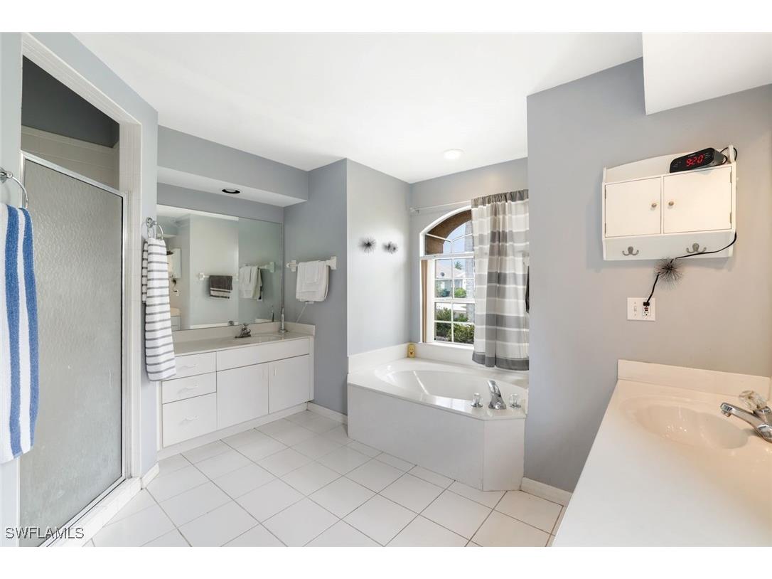 1920 Piccadilly Circus Naples FL 34112 225054061 image18