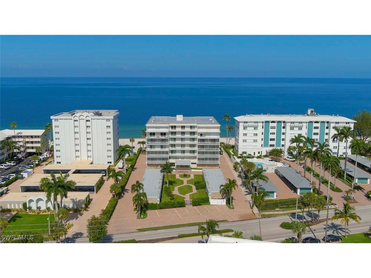 1977 Gulf Shore Boulevard N #305 Naples FL 34102 225029692 image1