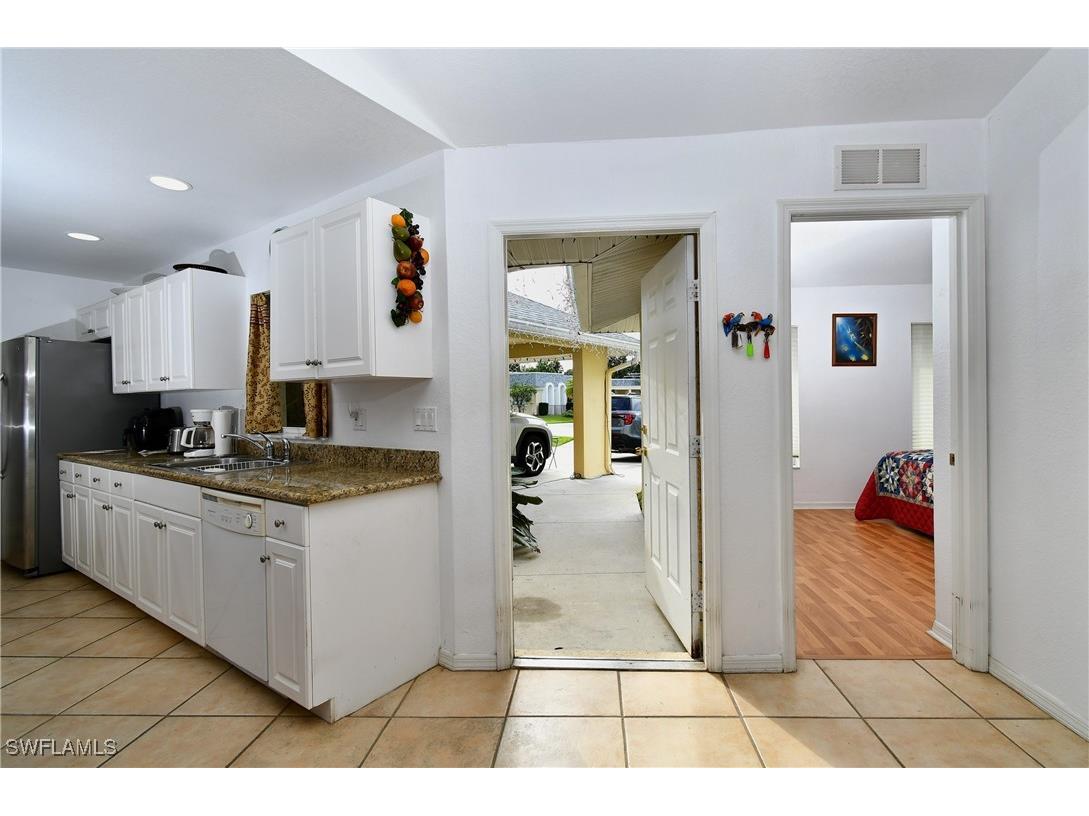 2 E Greens Circle Lehigh Acres FL 33936 224102683 image7