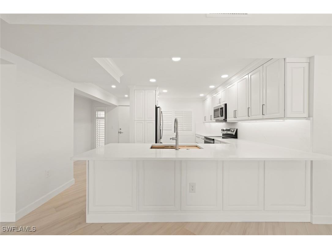 200 Periwinkle Way #111 Sanibel FL 33957 225033921 image11