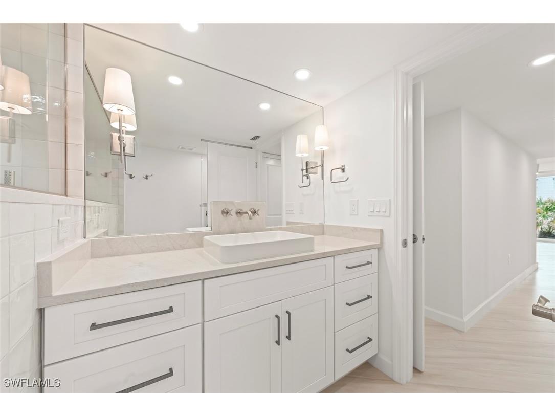 200 Periwinkle Way #111 Sanibel FL 33957 225033921 image28