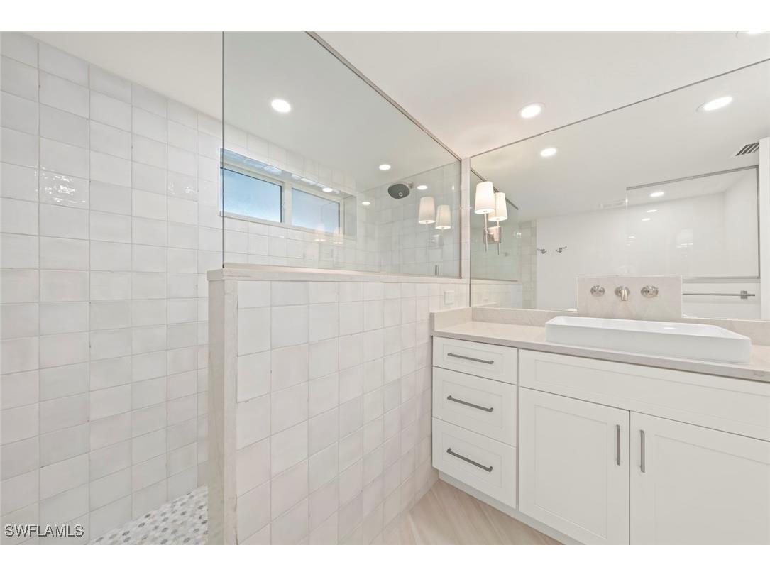 200 Periwinkle Way #111 Sanibel FL 33957 225033921 image29