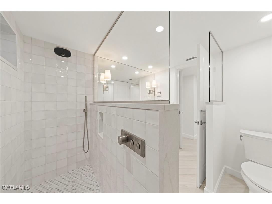 200 Periwinkle Way #111 Sanibel FL 33957 225033921 image31