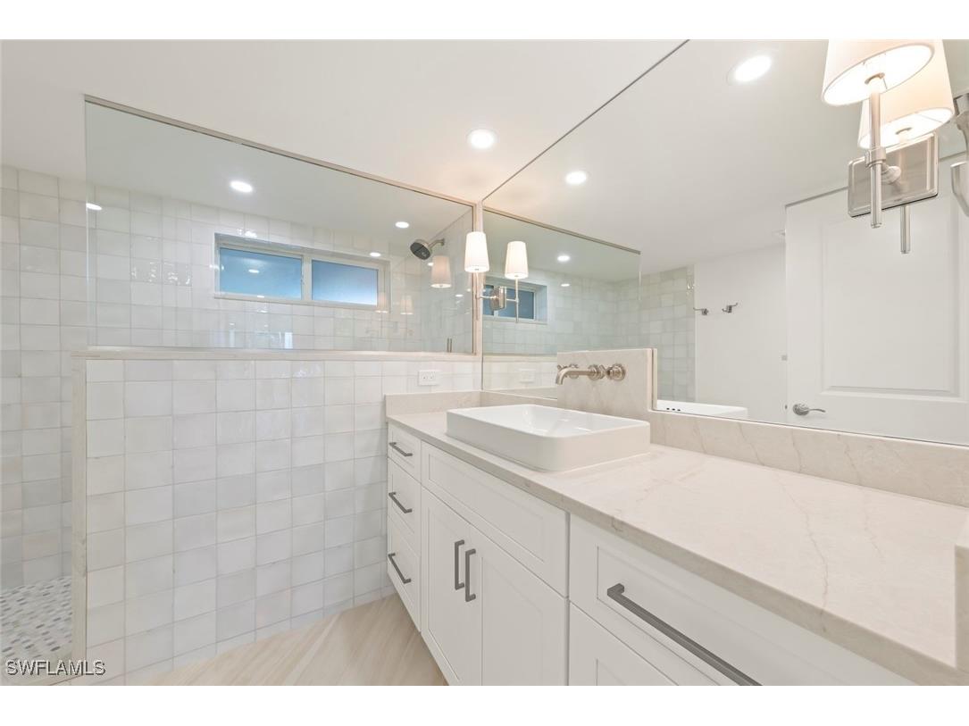 200 Periwinkle Way #111 Sanibel FL 33957 225033921 image32