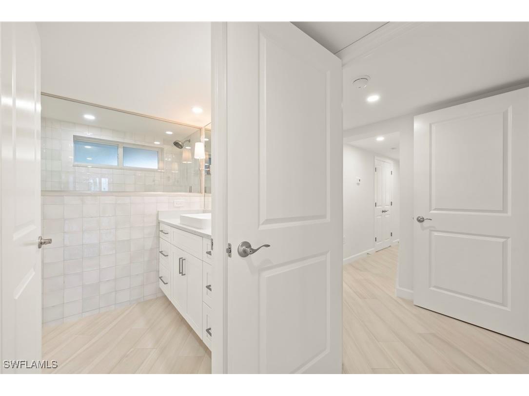 200 Periwinkle Way #111 Sanibel FL 33957 225033921 image33