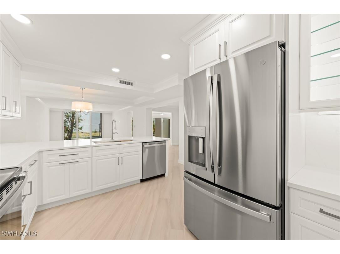 200 Periwinkle Way #111 Sanibel FL 33957 225033921 image6