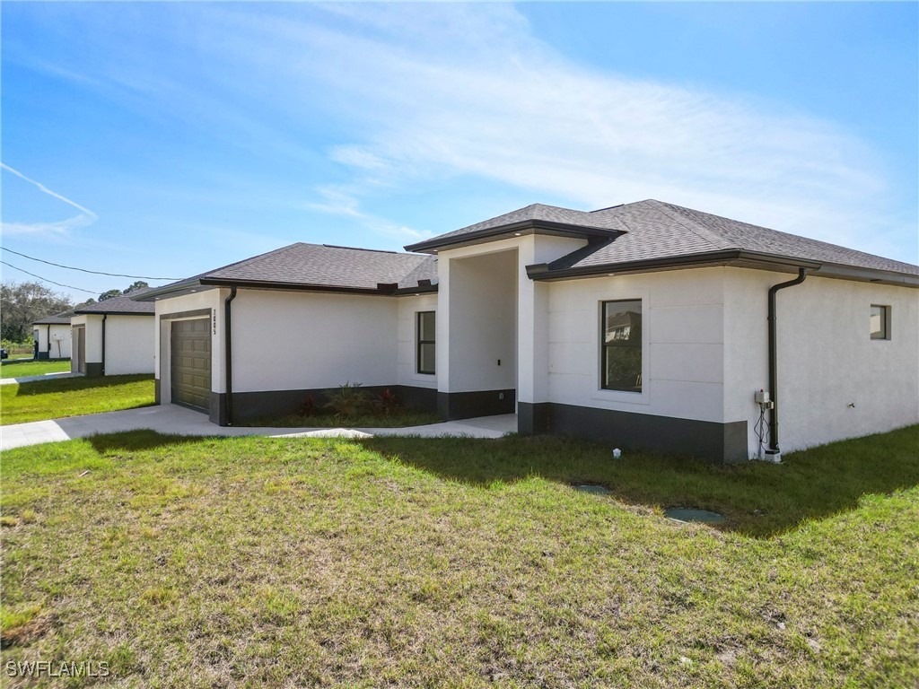 2005 Curry Avenue N Lehigh Acres FL 33971 225048327 image1