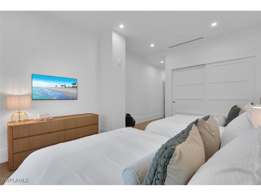 201 8th Street S #208 Naples FL 34102 225042195 image23