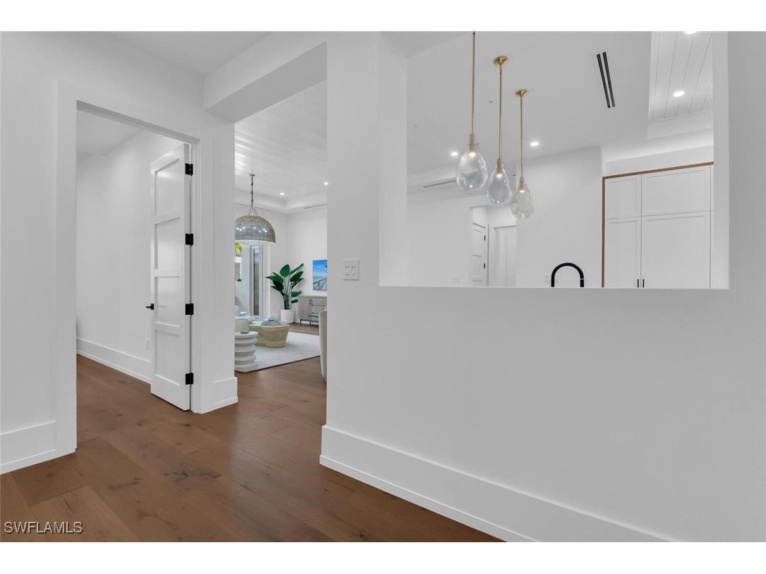 201 8th Street S #208 Naples FL 34102 225042195 image3