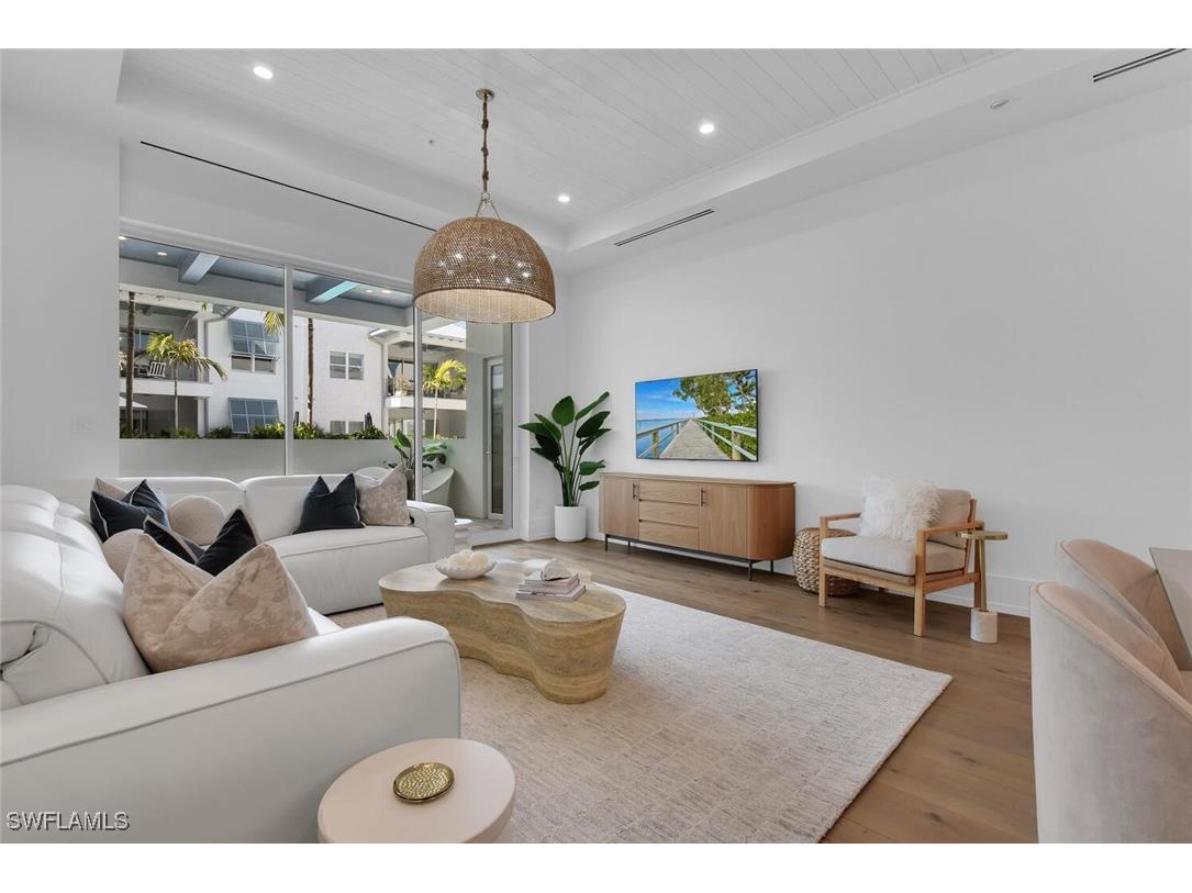 201 8th Street S #208 Naples FL 34102 225042195 image6