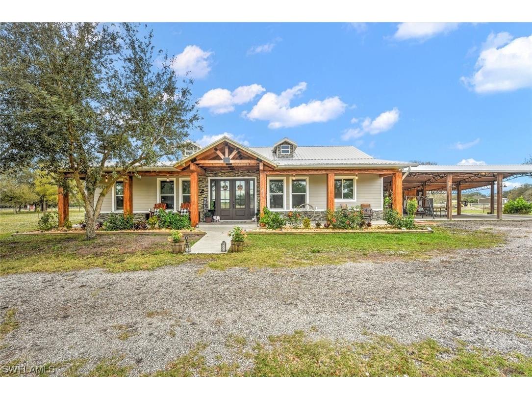 2010 Frontier Circle, Labelle, FL, 33935 MLS 224004977 Edina Realty