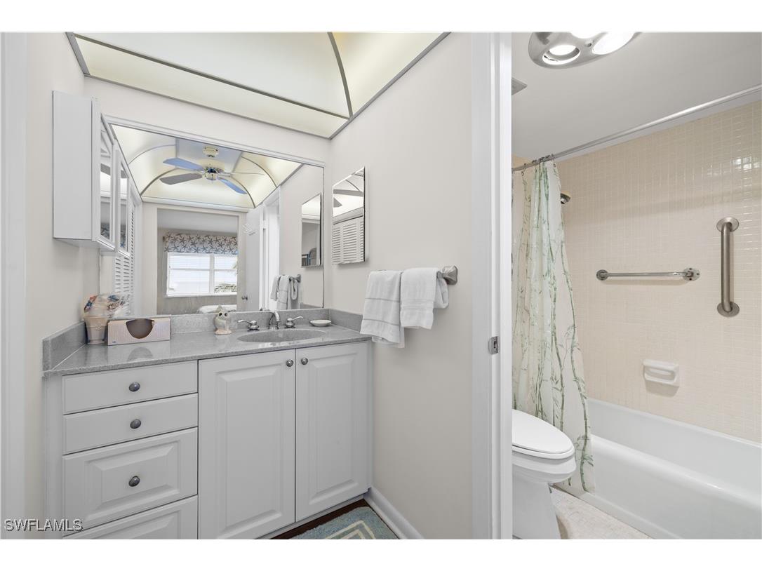 2011 Gulf Shore Boulevard N #44 Naples FL 34102 224073408 image10