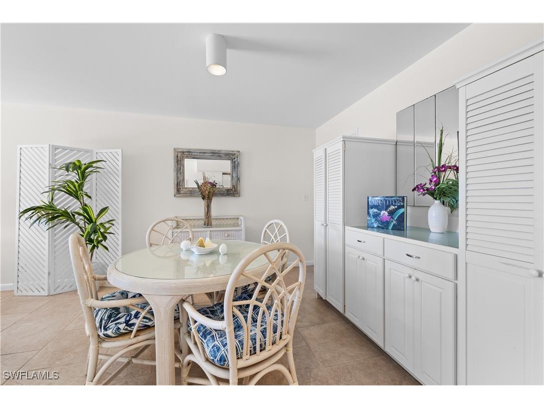 2011 Gulf Shore Boulevard N #44 Naples FL 34102 224073408 image6