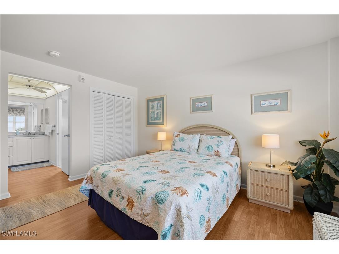 2011 Gulf Shore Boulevard N #44 Naples FL 34102 224073408 image9