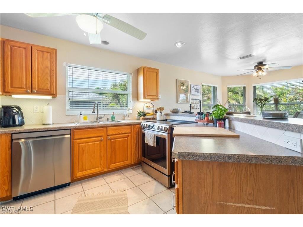 2019 SW 43rd Terrace Cape Coral FL 33914 225038215 image8