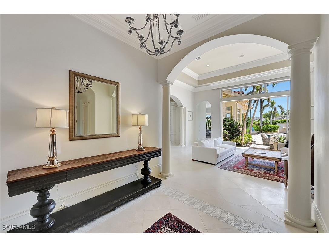 2052 Isla Vista Lane Naples FL 34105 225031381 image1