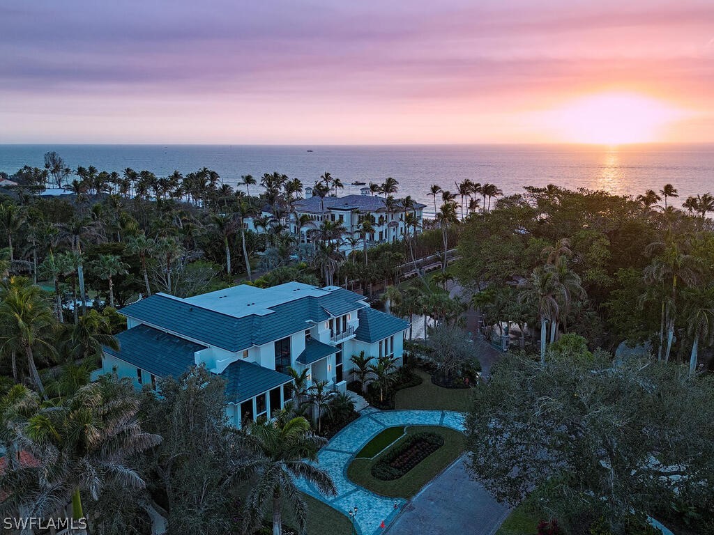 2060 Gordon Drive Naples FL 34102 223012045 image1