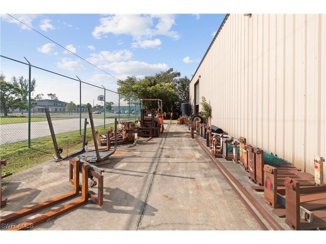 2065 Towles Street Fort Myers FL 33916 223062978 image33