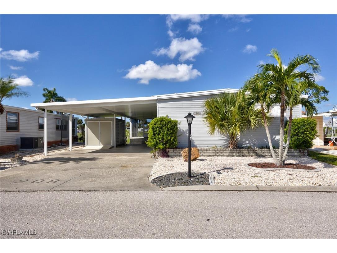 208 Nicklaus Boulevard North Fort Myers FL 33903 225046482 image1