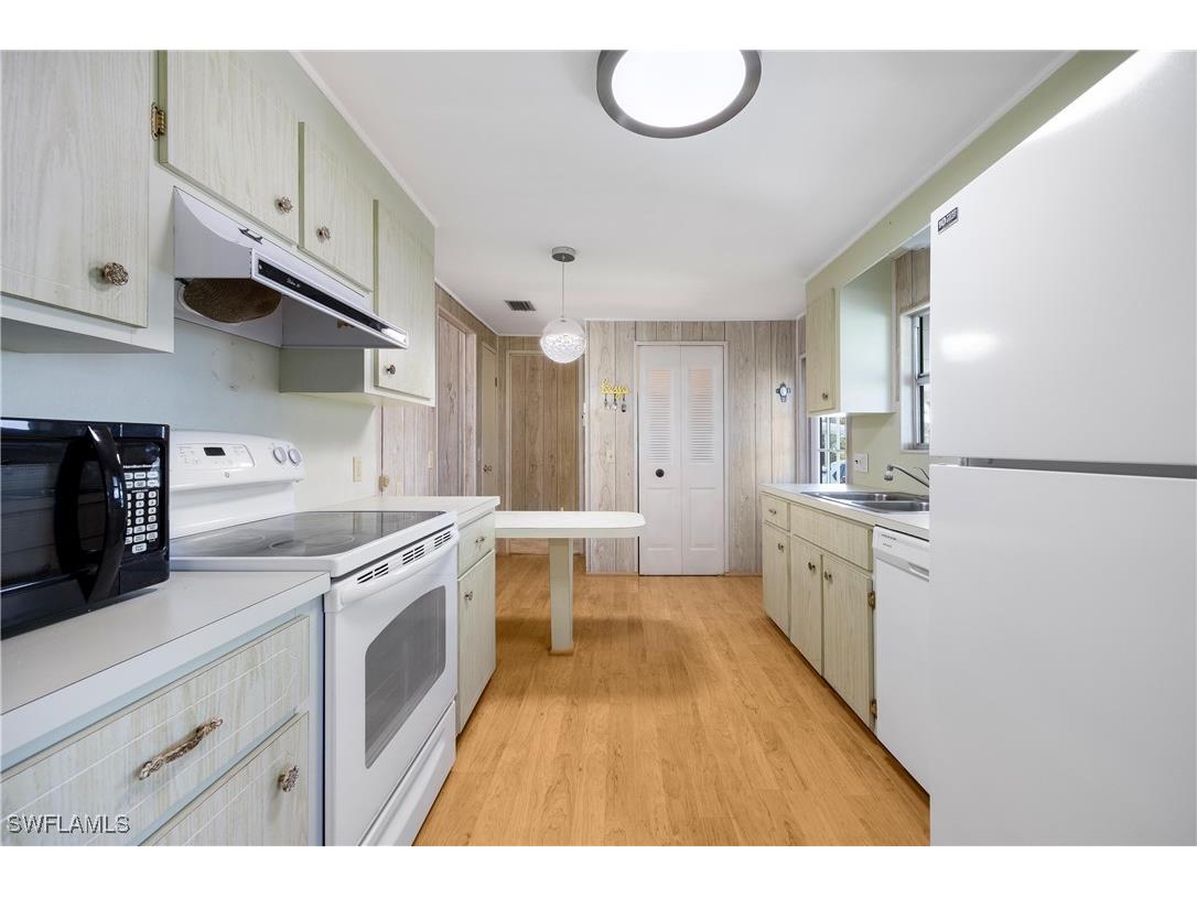 208 Nicklaus Boulevard North Fort Myers FL 33903 225046482 image11