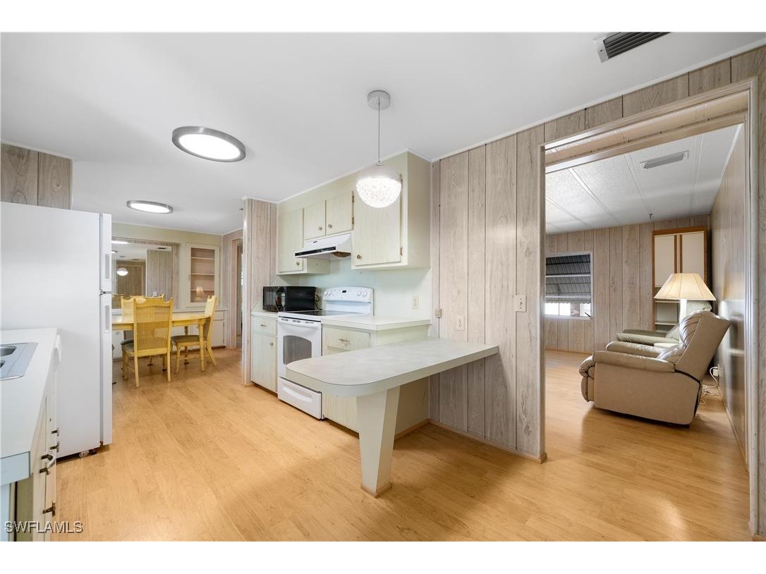 208 Nicklaus Boulevard North Fort Myers FL 33903 225046482 image8