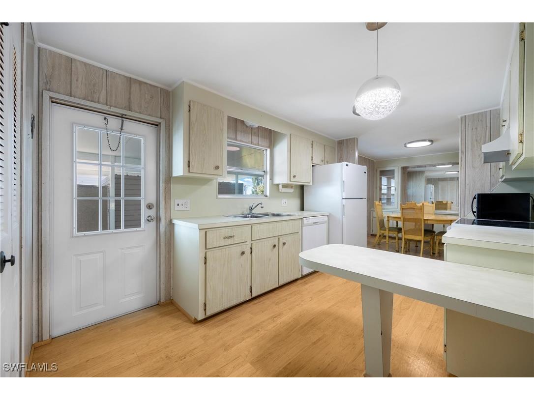 208 Nicklaus Boulevard North Fort Myers FL 33903 225046482 image9