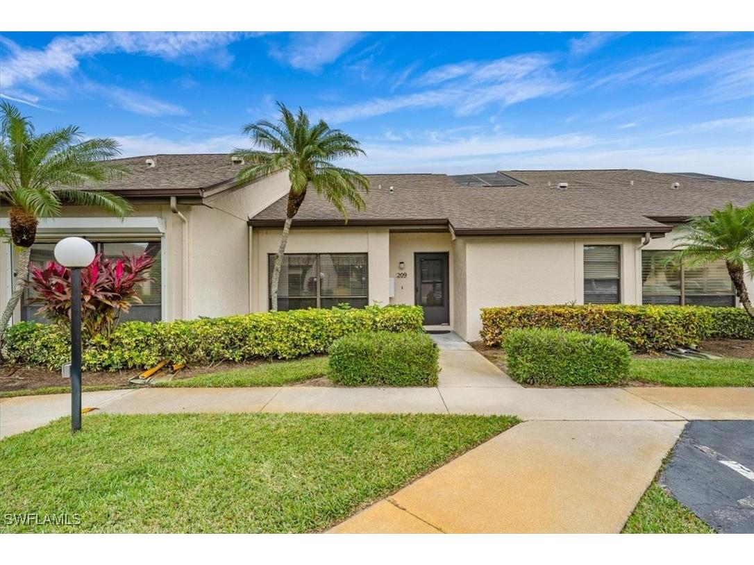 209 Deerwood Circle #11-5 Naples FL 34113 224104932 image1