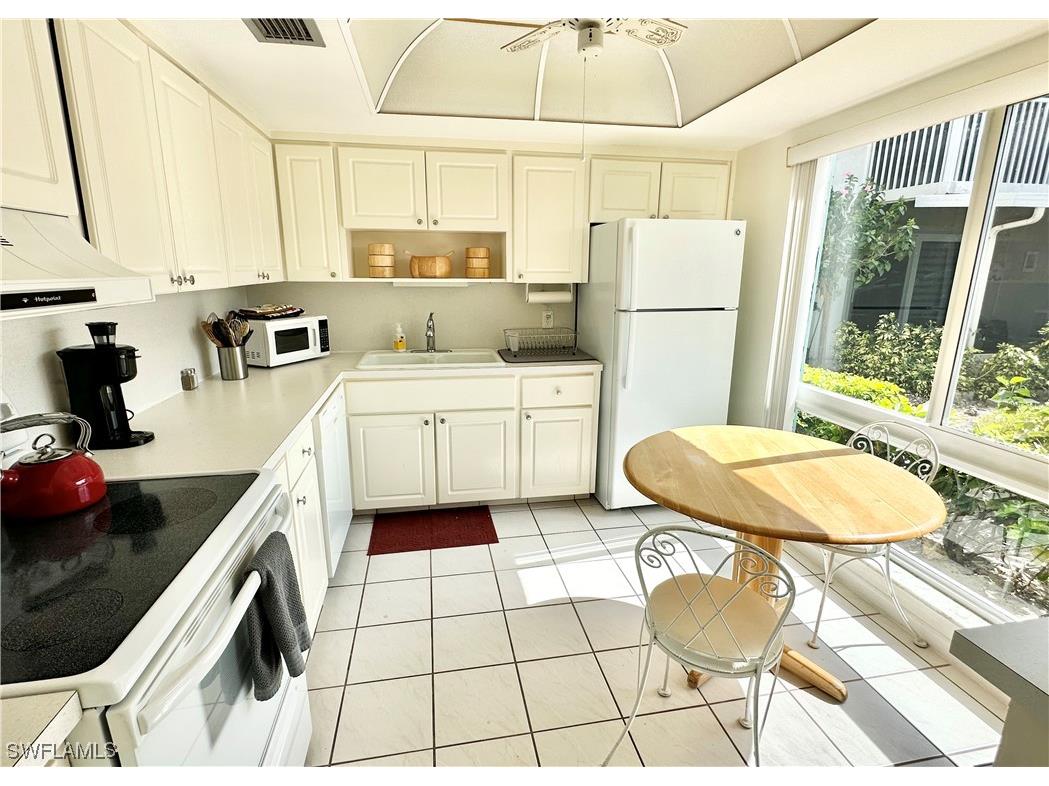 209 Palm Drive #209-1 Naples FL 34112 223033602 image1