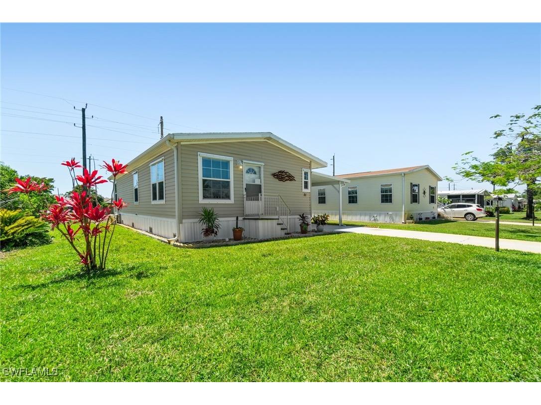 21 Chateau Way Naples FL 34112 225042782 image1