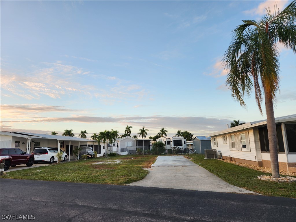 211 Derwent Boulevard Fort Myers FL 33908 223083817 image1