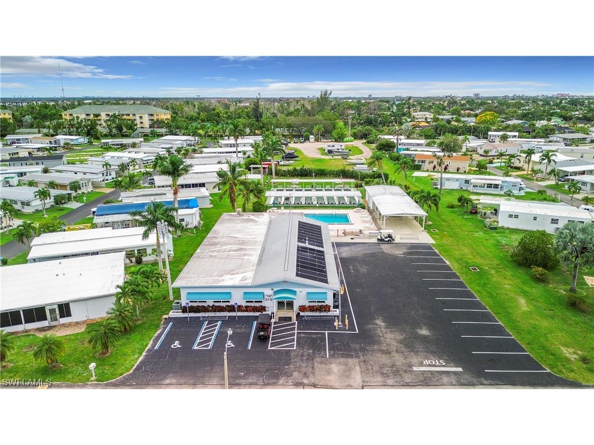 211 Derwent Boulevard Fort Myers FL 33908 223083817 image3