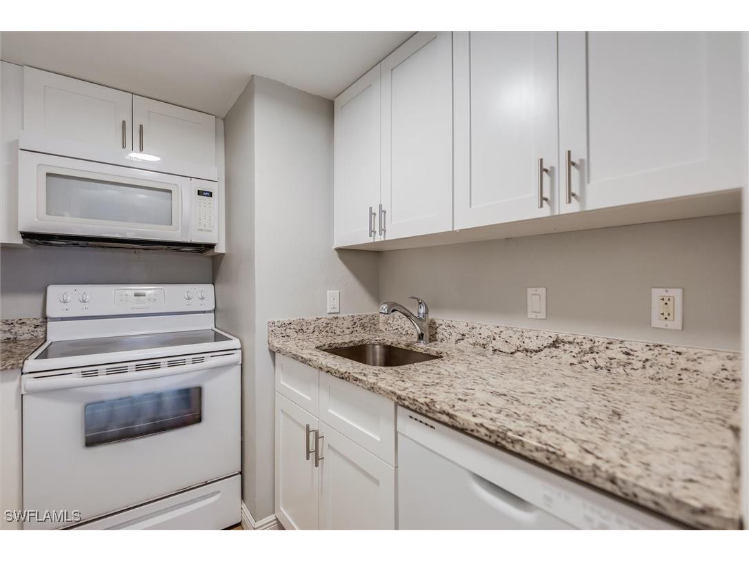 2117 Gulf Beach Villas Captiva FL 33924 225008378 image12