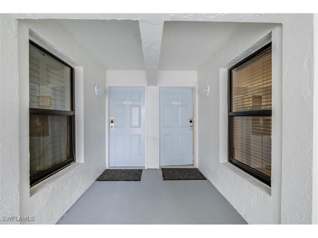 2117 Gulf Beach Villas Captiva FL 33924 225008378 image2