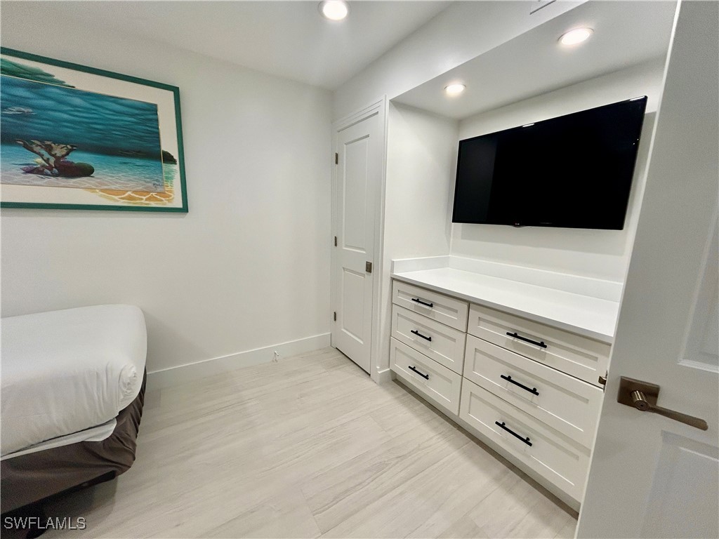 2122 Gulf Beach Villas Captiva FL 33924 225029470 image9