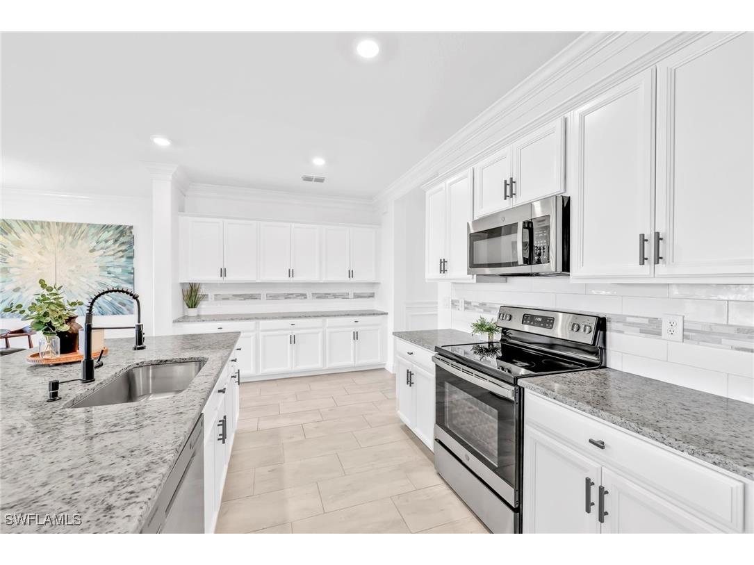 2127 Hamlin Street Naples FL 34120 225047712 image9