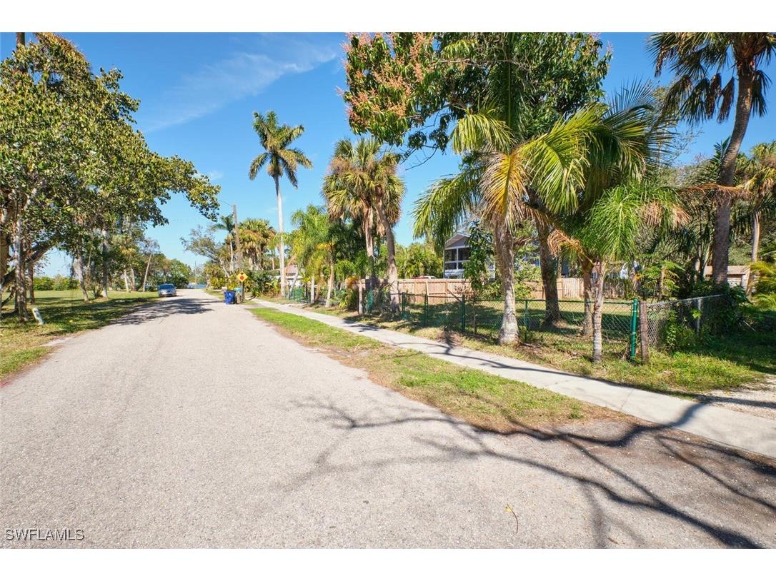 213 Delray Avenue Fort Myers FL 33905 225011883 image3