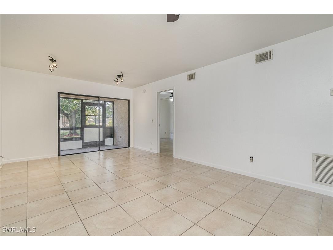 2135 Crystal Drive #31 Fort Myers FL 33907 225016179 image3