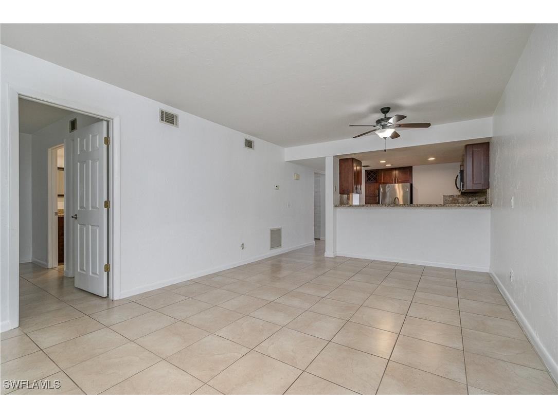 2135 Crystal Drive #31 Fort Myers FL 33907 225016179 image5
