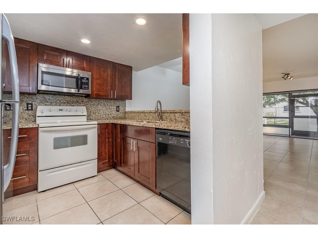 2135 Crystal Drive #31 Fort Myers FL 33907 225016179 image6