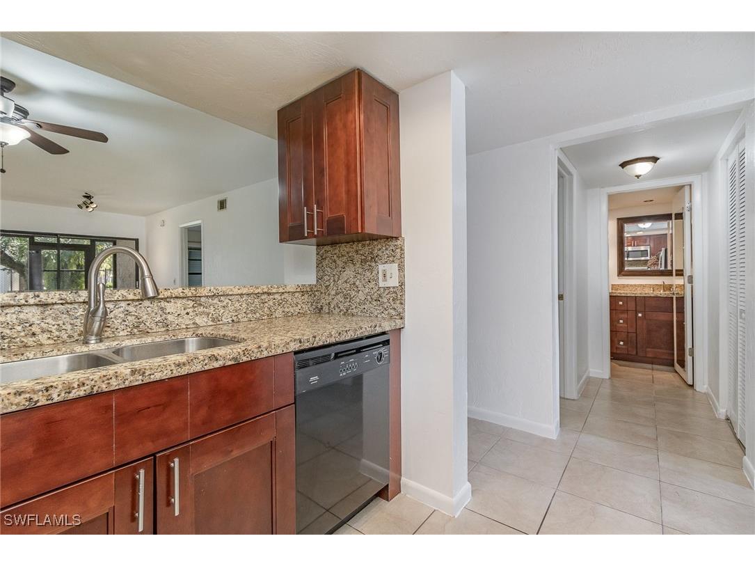 2135 Crystal Drive #31 Fort Myers FL 33907 225016179 image9