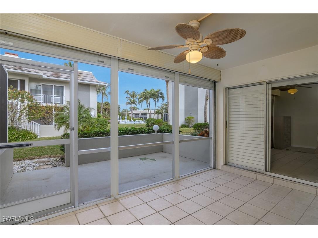 215 Cypress Way E #B2 Naples FL 34110 225004572 image16