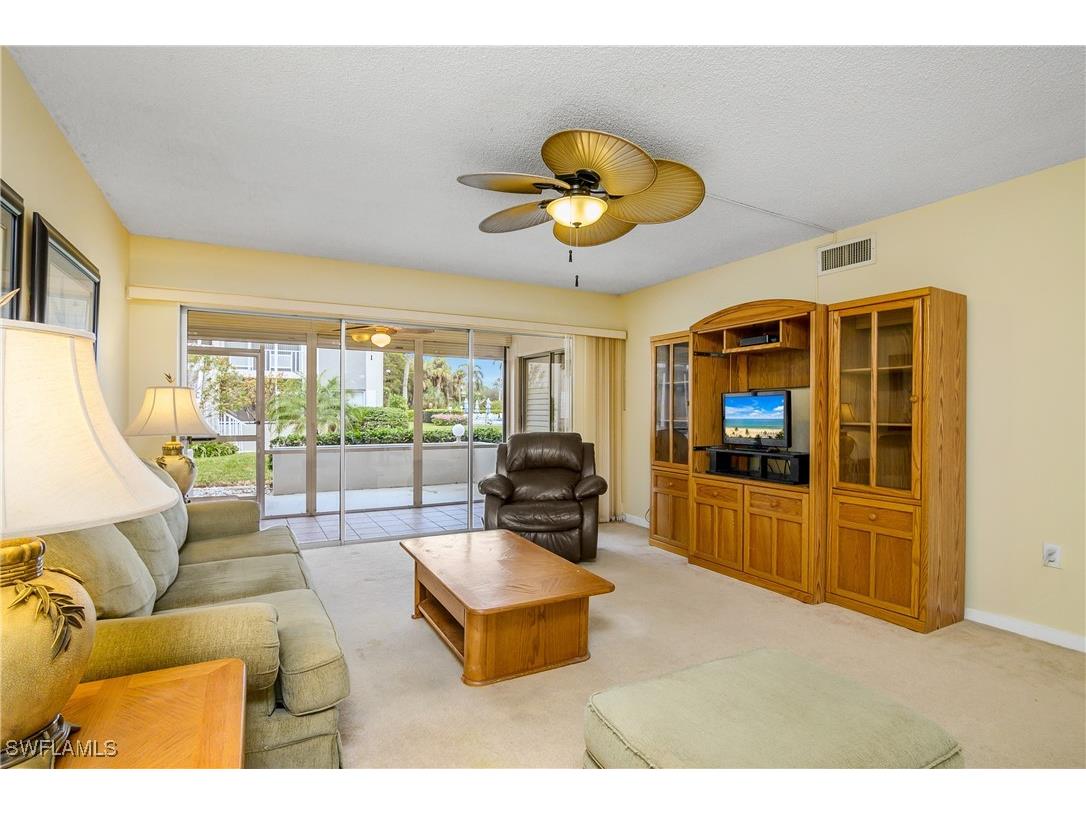 215 Cypress Way E #B2 Naples FL 34110 225004572 image3