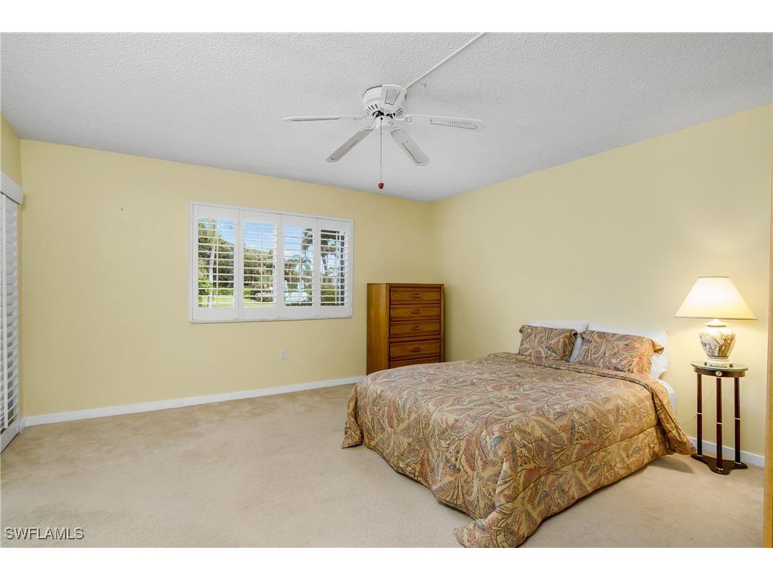 215 Cypress Way E #B2 Naples FL 34110 225004572 image8