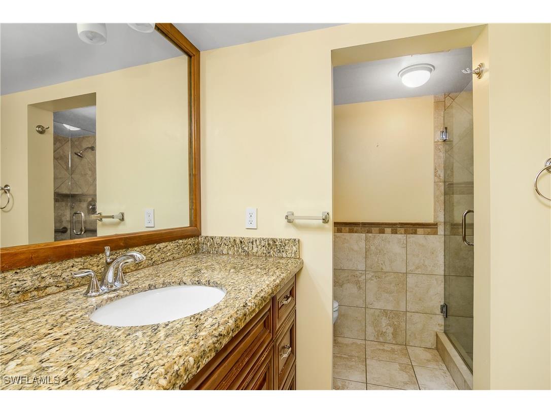 215 Cypress Way E #B2 Naples FL 34110 225004572 image9