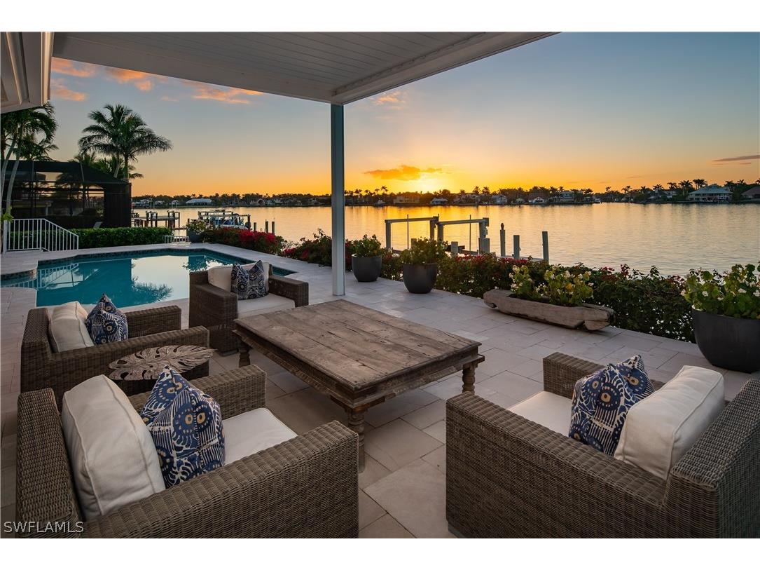 2160 Kingfish Road Naples FL 34102 223008391 image1