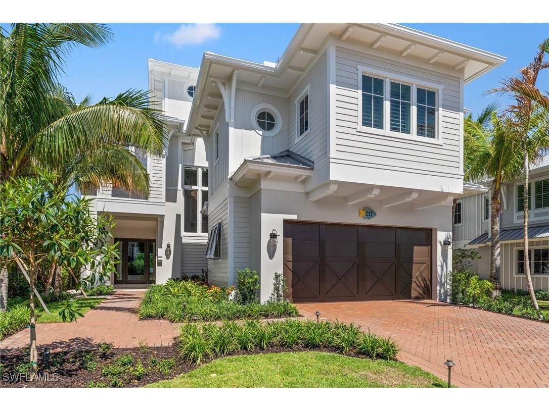 217 13th Street S Naples FL 34102 225048047 image1